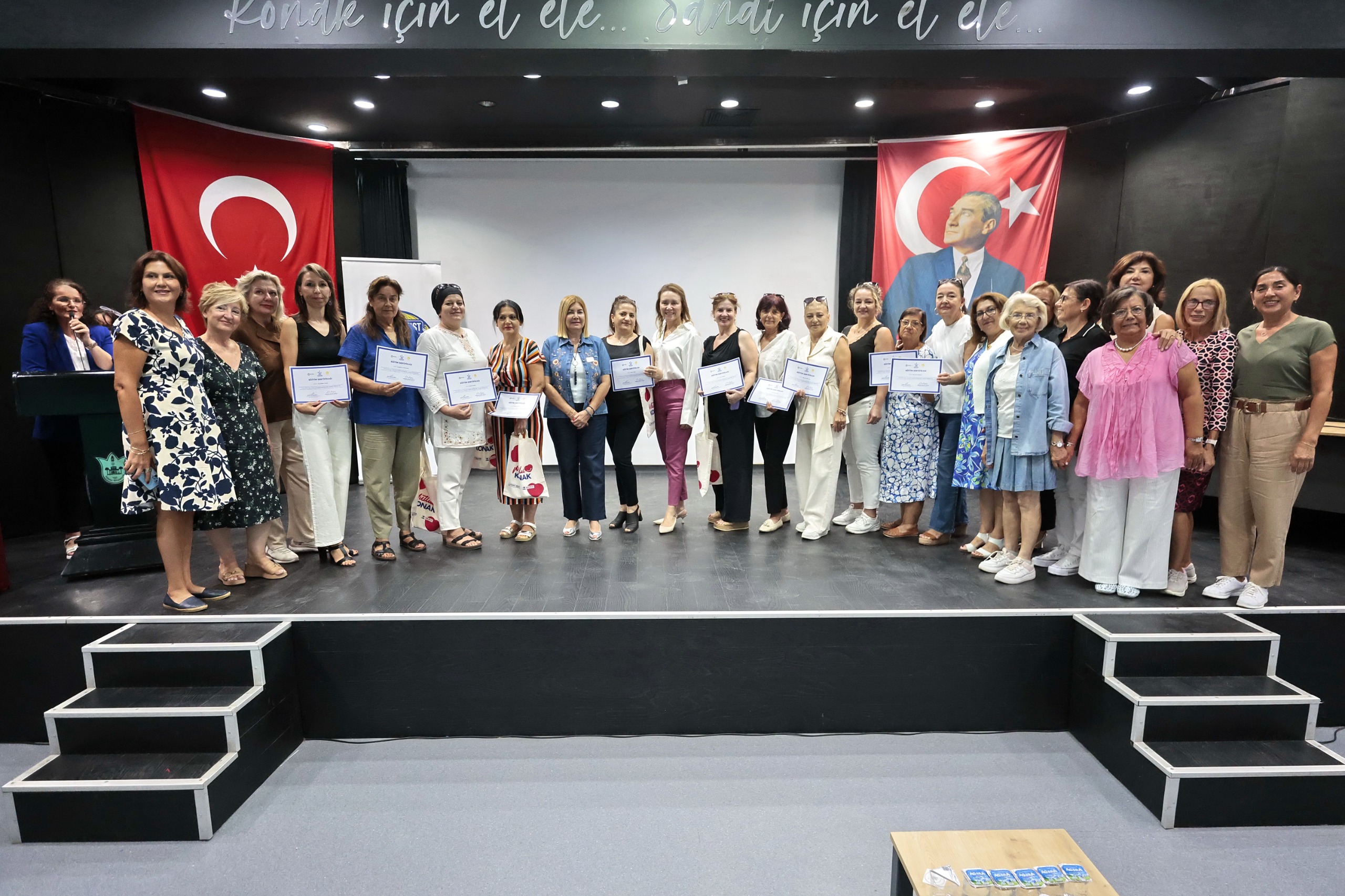 Konak’ın Kadın Muhtarları Yeşil Lider Oldu